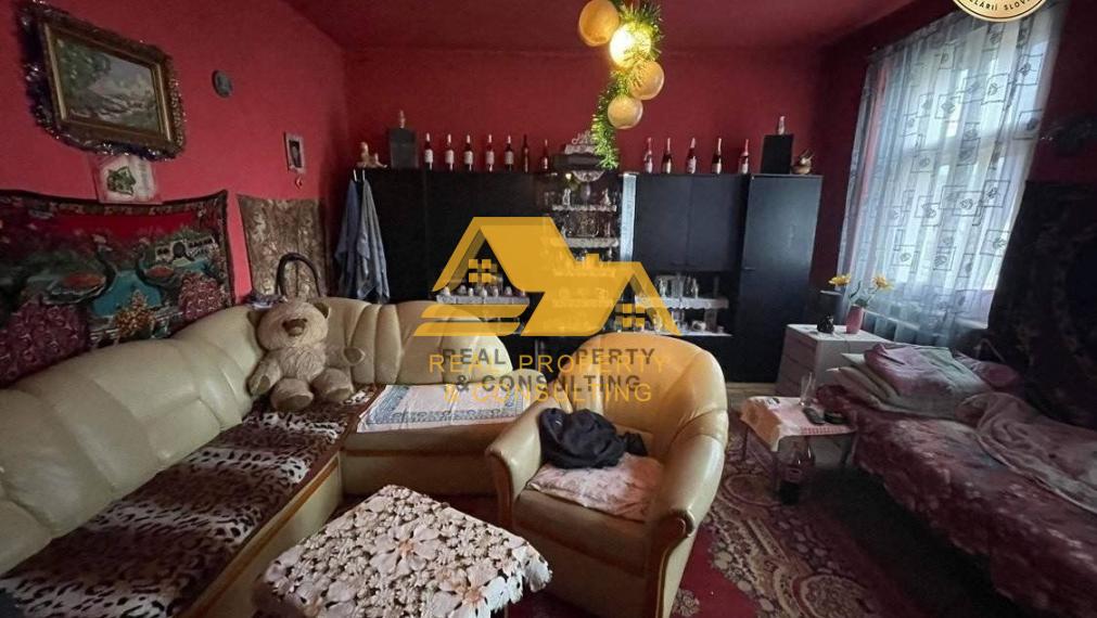 Znížená cena!Predám rodinný dom v obci Dvory nad Žitavou