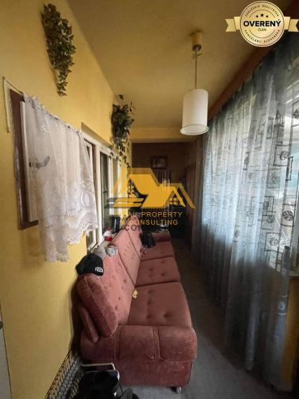 Znížená cena!Predám rodinný dom v obci Dvory nad Žitavou