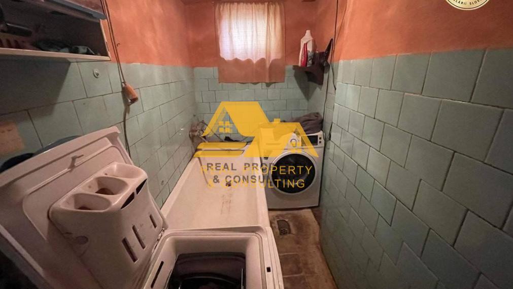 Znížená cena!Predám rodinný dom v obci Dvory nad Žitavou