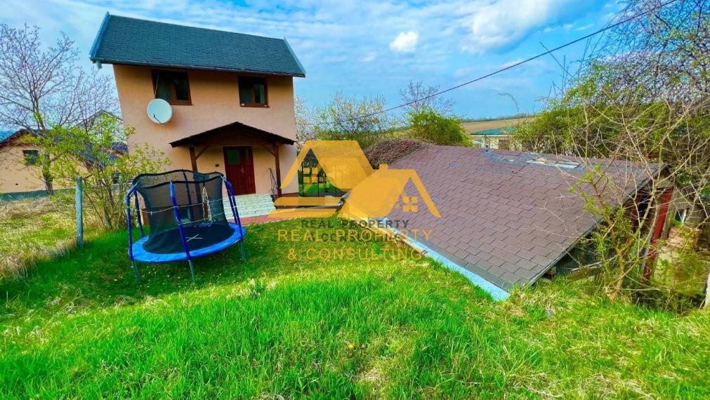 Predám rekreačnú chatu v obci Podhájska