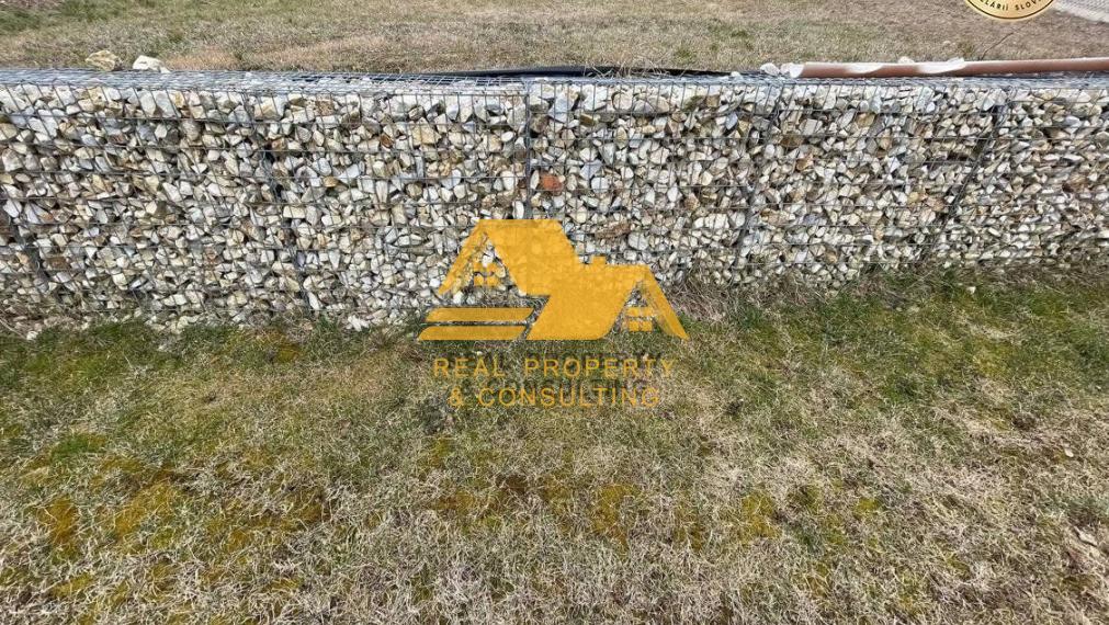 Predám stavebný pozemok v obci Podhájska