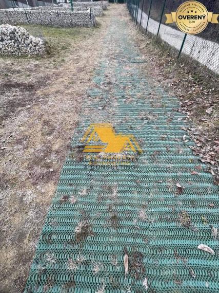 Predám stavebný pozemok v obci Podhájska