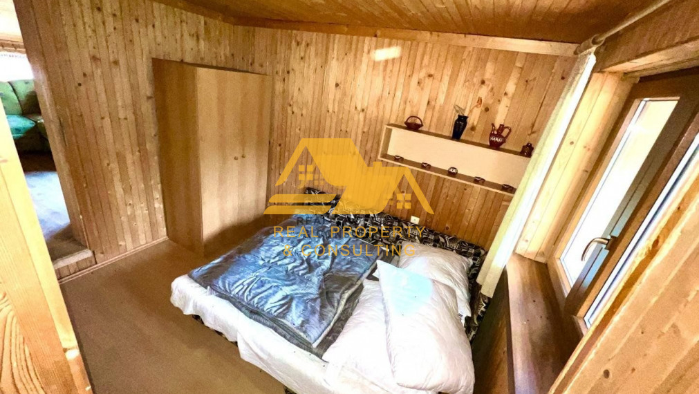 Predám rekreačnú chatu v obci Podhájska