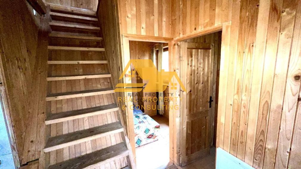 Predám rekreačnú chatu v obci Podhájska