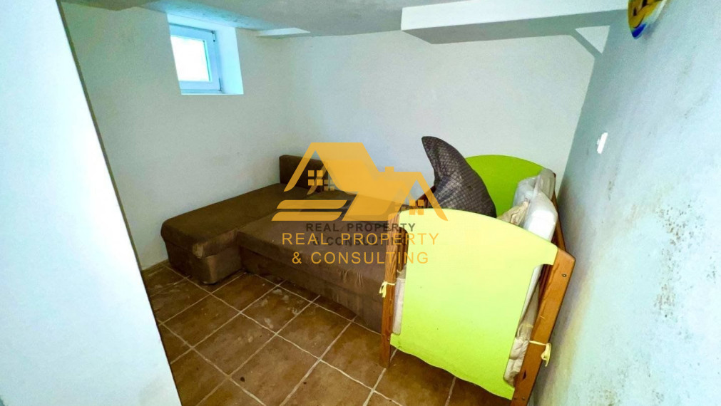 Predám rekreačnú chatu v obci Podhájska