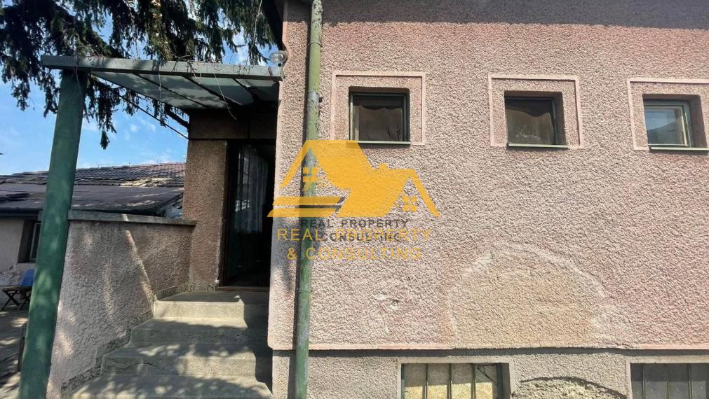 Znížená cena! Predám tehlový rodinný dom v Nových Zámkoch