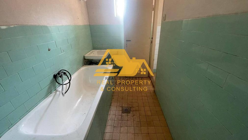 Znížená cena! Predám tehlový rodinný dom v Nových Zámkoch