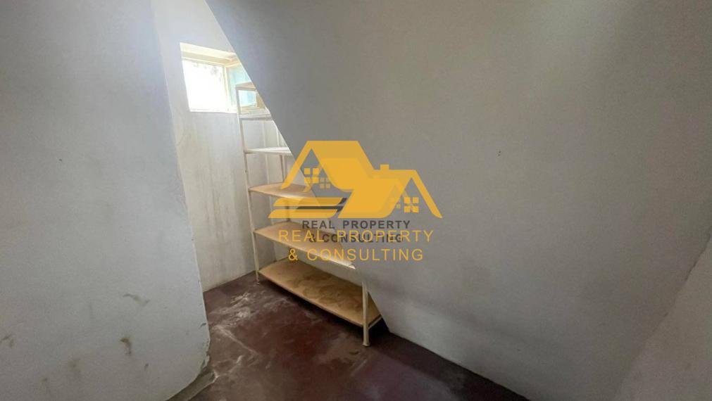 Znížená cena! Predám tehlový rodinný dom v Nových Zámkoch