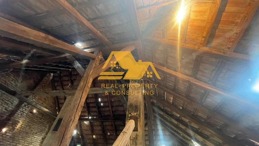 Znížená cena! Predám tehlový rodinný dom v Nových Zámkoch