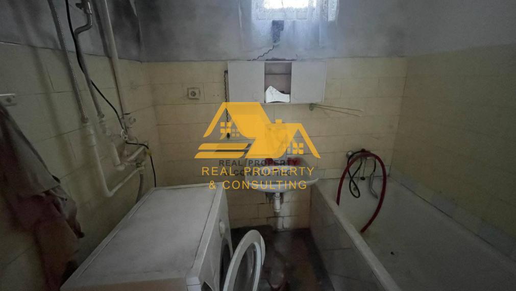 Predám rodinný dom s veľkým pozemkom v obci Imeľ