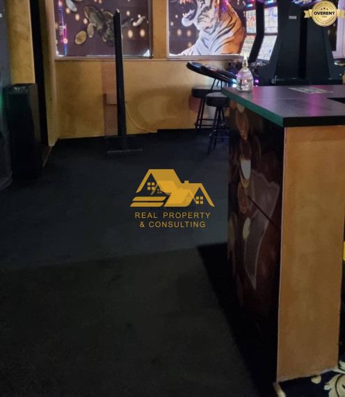 Predám obchodný priestor v Komjaticiach