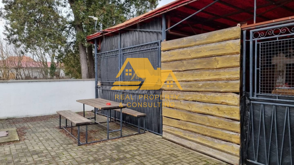 Predám obchodný priestor v Komjaticiach