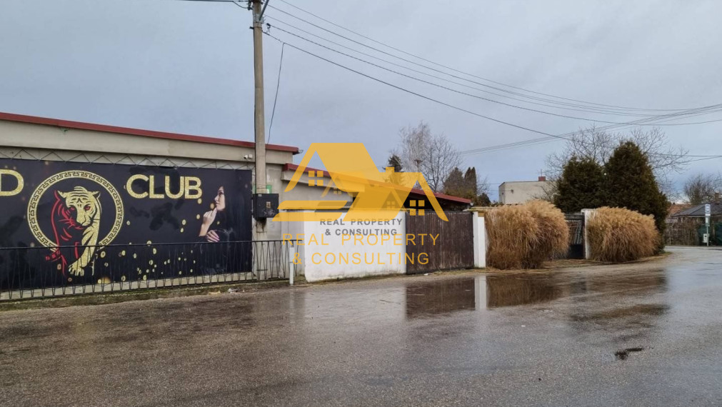 Predám obchodný priestor v Komjaticiach