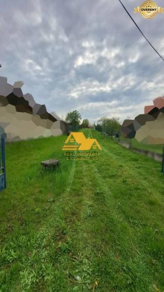 Predám stavebný pozemok v obci Trávnica