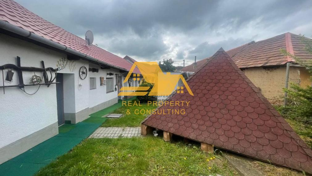 Predám apartmánový dom v obci Podhájska