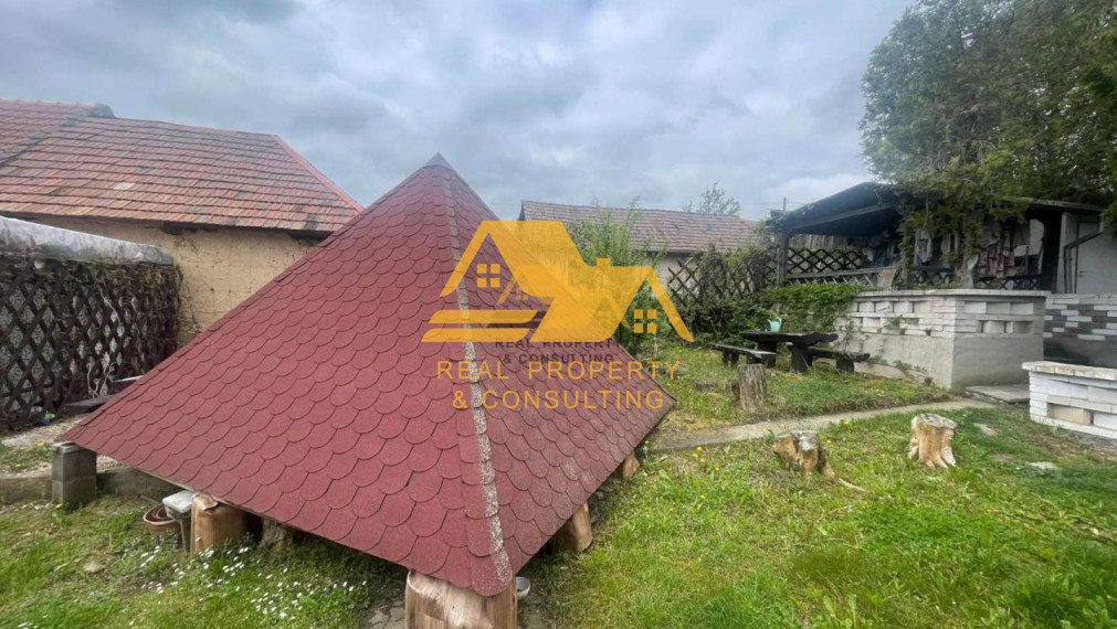 Predám apartmánový dom v obci Podhájska