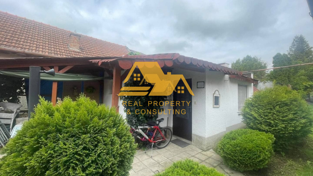 Predám apartmánový dom v obci Podhájska