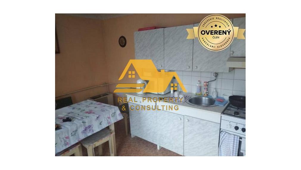 Predám 5 izbový rodinný dom v Nových Zámkoch