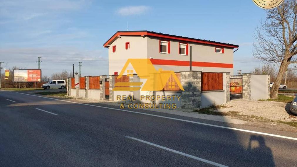 Predám podnikateľský objekt v Komjaticiach