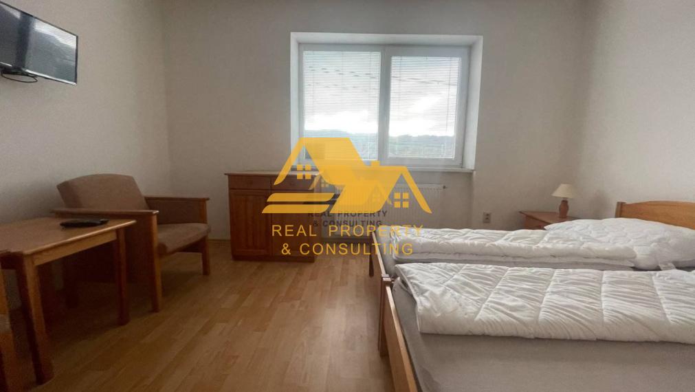 Predám zrekonštruovaný rodinný dom v obci Podhájska