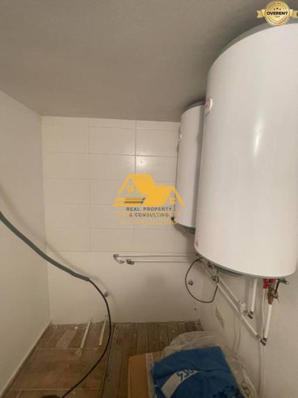 Predám zrekonštruovaný rodinný dom v obci Podhájska