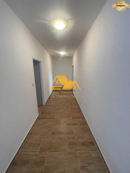 Predám zrekonštruovaný rodinný dom v obci Podhájska