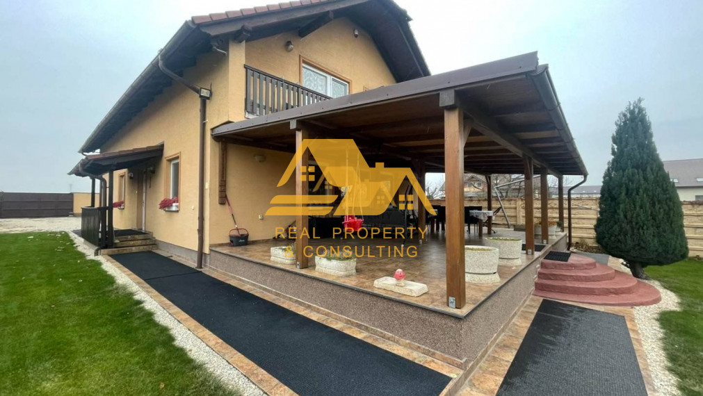 Predám apartmánový dom v obci Podhájska