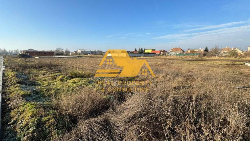 Predám stavebný pozemok vo Dvoroch nad Žitavou