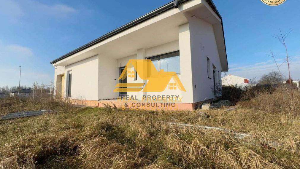 Predám novostavbu rodinného domu s garážou vo Dvoroch nad Žitavou