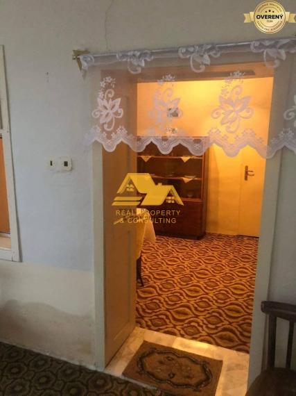 Predám rodinný dom s pozemkom v obci Bešeňov