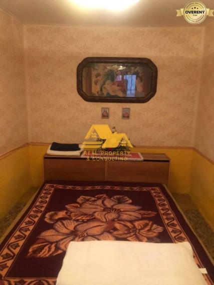 Predám rodinný dom s pozemkom v obci Bešeňov