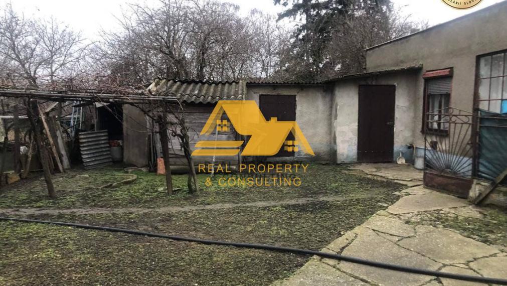 Predám rodinný dom s pozemkom v obci Bešeňov