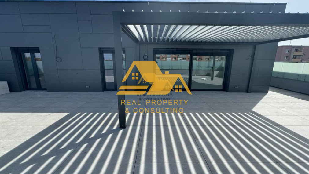 Predám 4 izbový penthouse s veľkou terasou v Nových Zámkoch