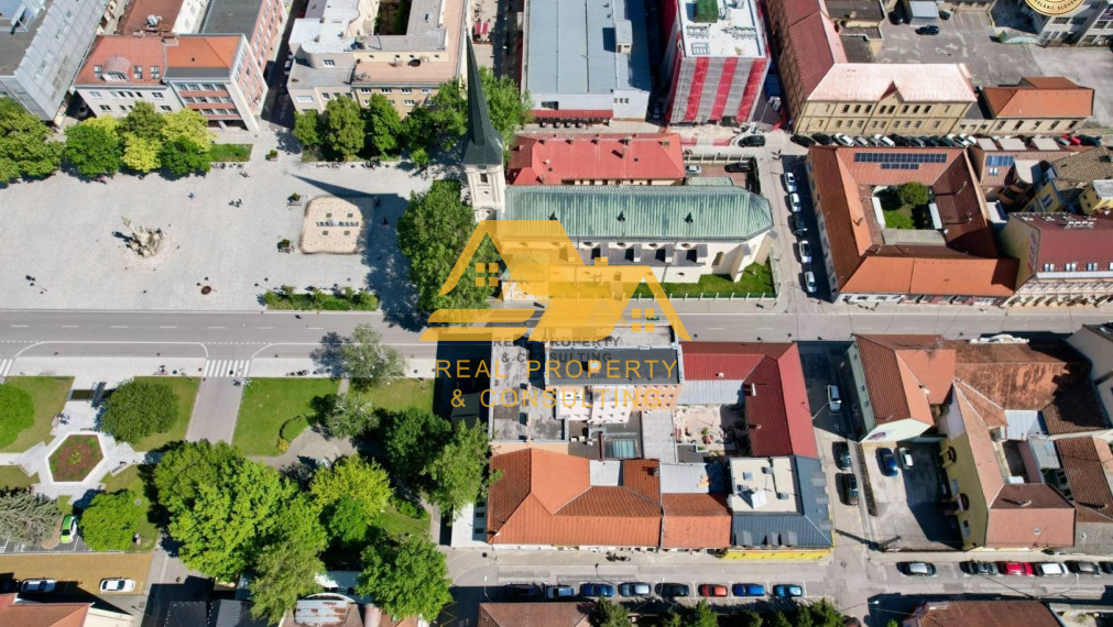 Predám podnikateľský objekt na hlavnom námestí v Nových Zámkoch