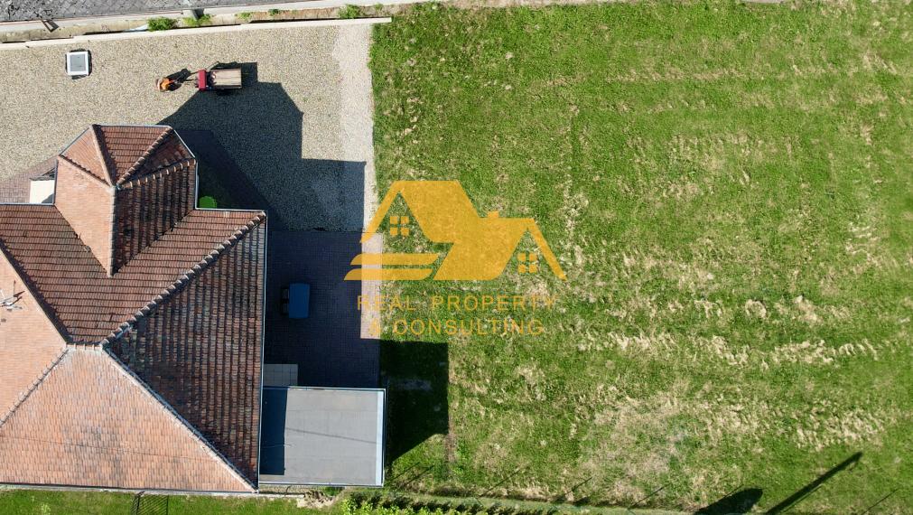 Predám zrekonštruovaný rodinný dom v obci Podhájska