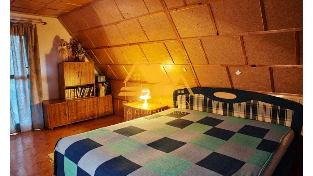 Predám peknú rekreačnú chatu v obci Podhájska