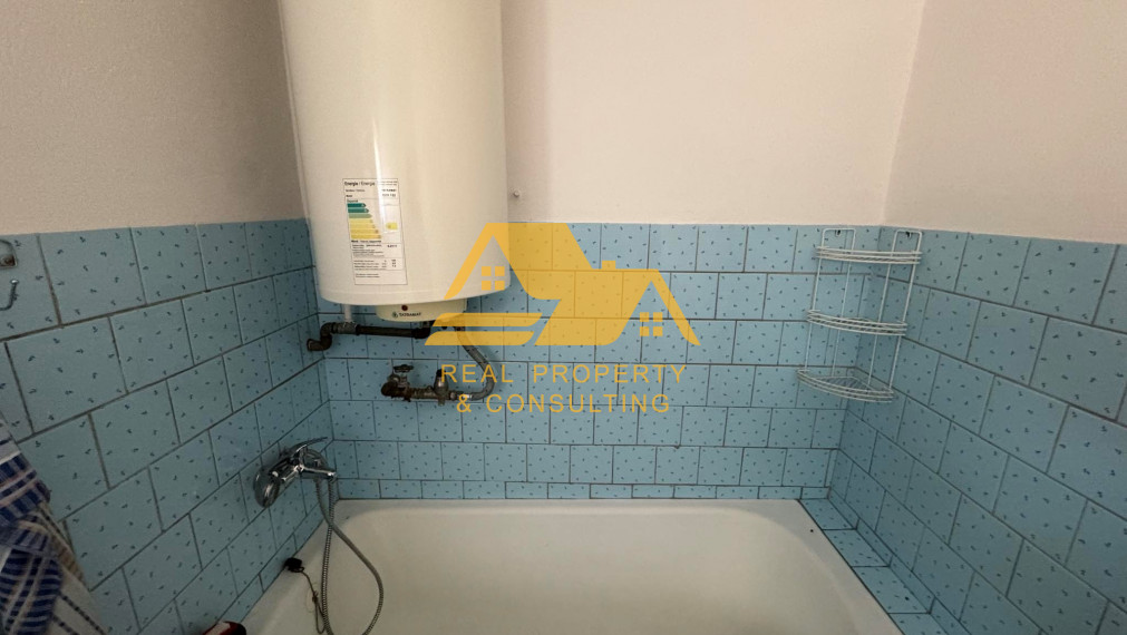 Predám dom s garážou a veľkým pozemkom v Radave