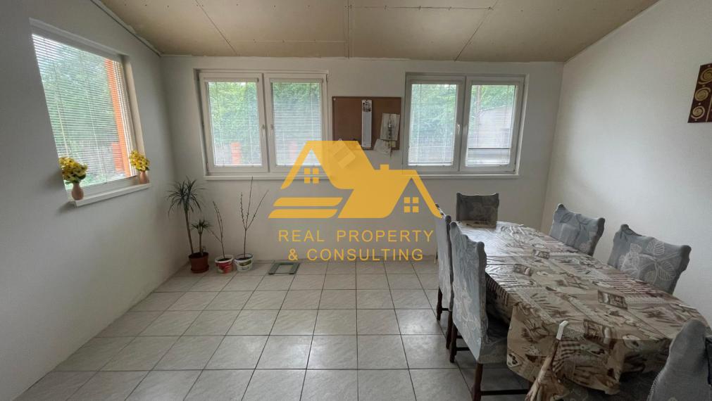 Predám rodinný dom s veľkým pozemkom v Nových Zámkoch