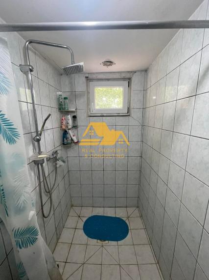 Predám rodinný dom s veľkým pozemkom v Nových Zámkoch