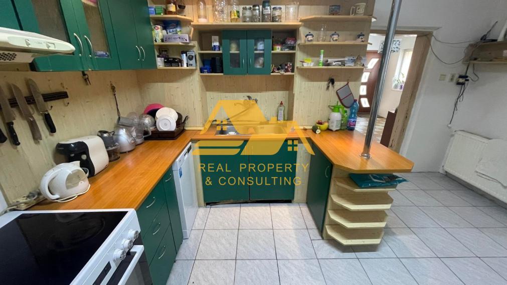 Predám rodinný dom s veľkým pozemkom v Nových Zámkoch