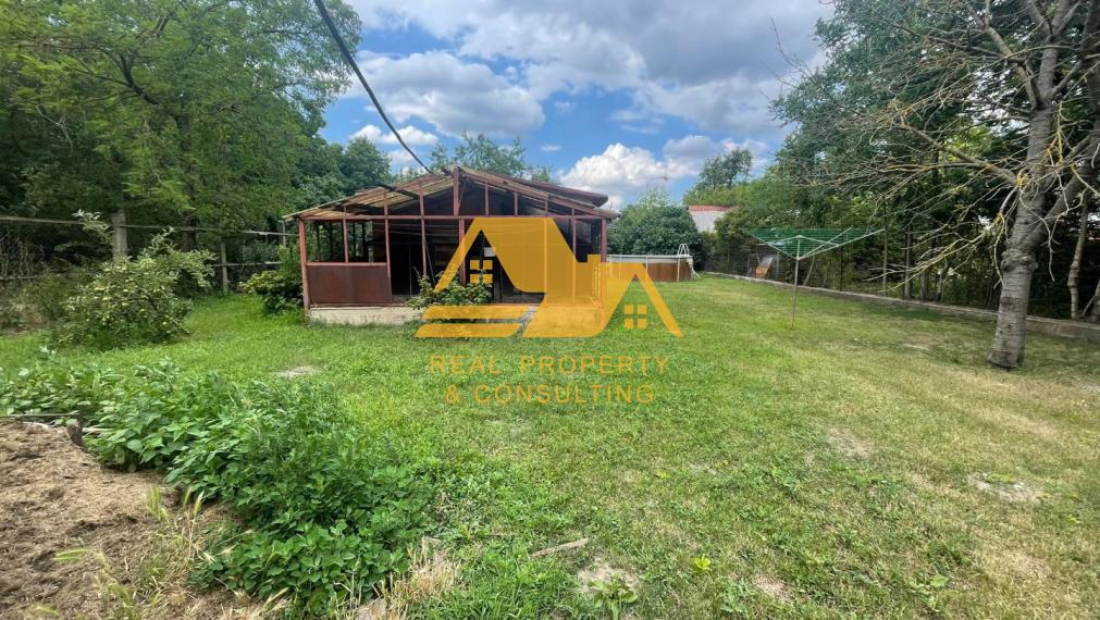 Predám rodinný dom s veľkým pozemkom v Nových Zámkoch