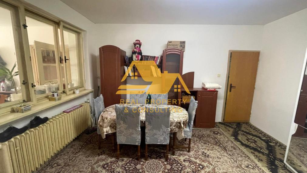 Predám rodinný dom s veľkým pozemkom v Nových Zámkoch