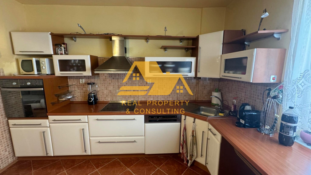 Predám rodinný dom s garážou v obci Zemné