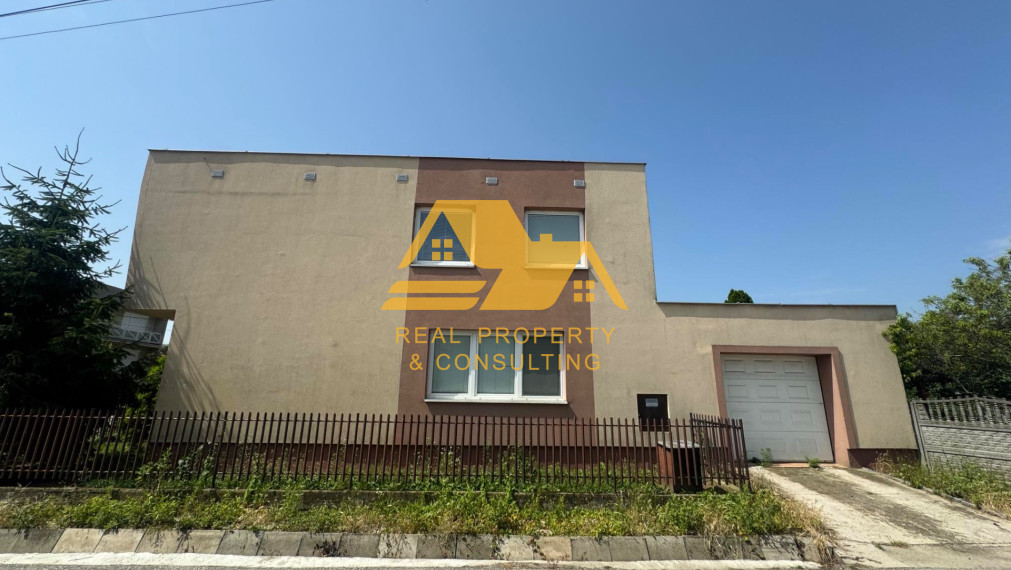 Predám rodinný dom s garážou v obci Zemné