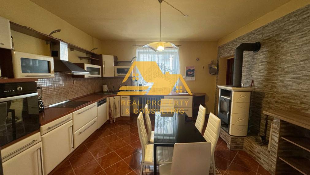 Predám rodinný dom s garážou v obci Zemné