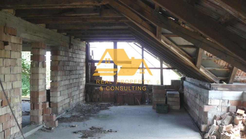 Predám rodinný dom s veľkým pozemkom v Hurbanove