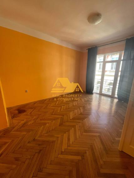 Predám veľký 4 izbový byt v Nových Zámkoch