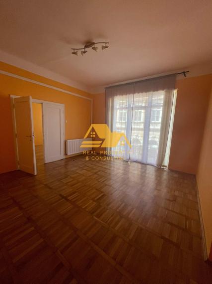 Predám veľký 4 izbový byt v Nových Zámkoch