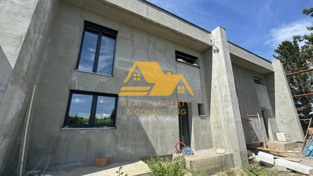 Predám poslednú novostavbu v radovej zástavbe v Nových Zámkoch!