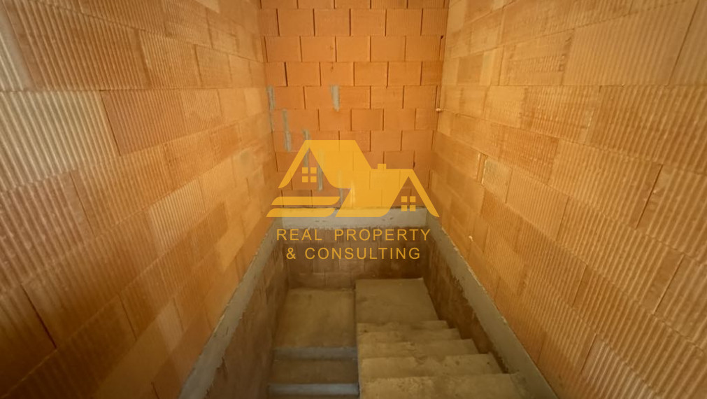 Predám novostavbu v radovej zástavbe v Nových Zámkoch